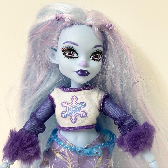 Monster High G3 Abbey Bominable Articulated Yeti Fashion Doll - Picture 15 of 16